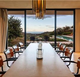 4 bedroom villa with infinity pool and sea views near Noto, Sicily, sleeps 8